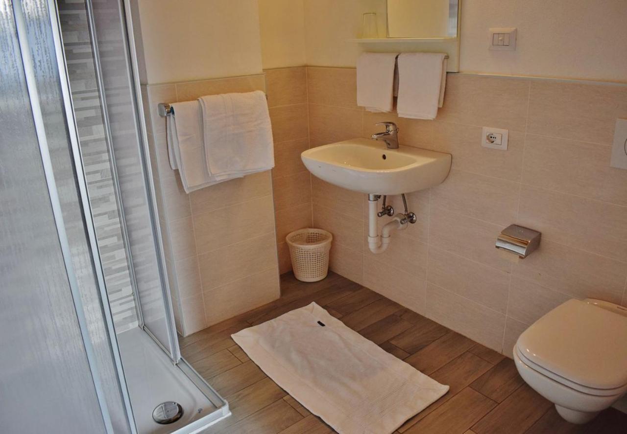 Anterivo Hotel Zum Rossl מראה חיצוני תמונה